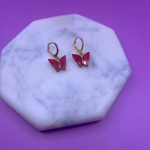 5/$25 Hypoallergenic Acrylic Butterfly Huggie Hoop - Picture 3 of 6